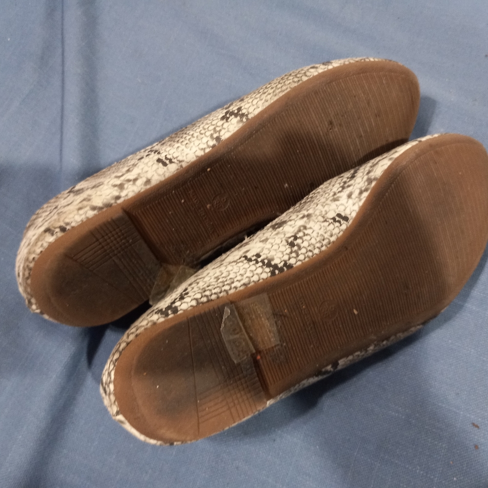 Truffle Collection flats - Picture 2 of 4